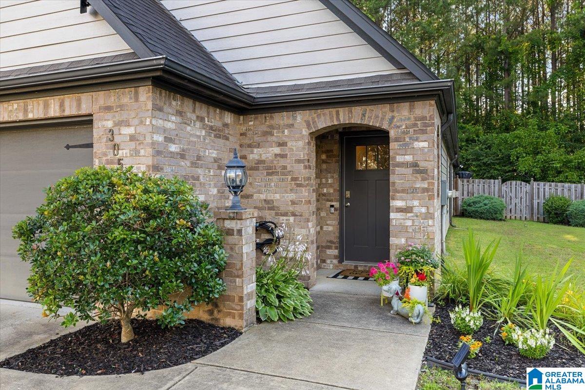 305 Reed Way Kimberly, AL 35091 - Photo 3 of 36