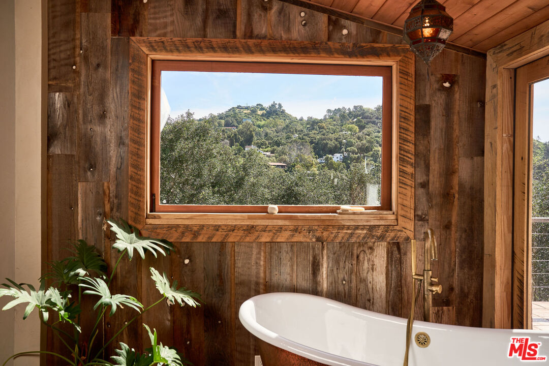 22068 Topanga School Road Topanga, CA 90290 - Photo 28 of 70