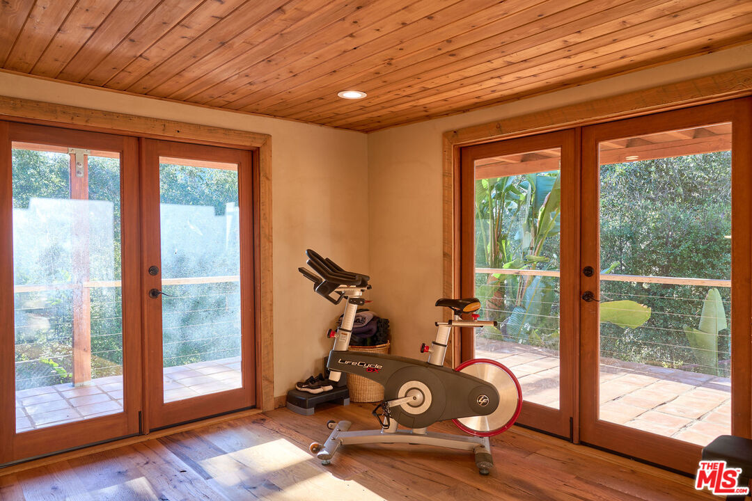 22068 Topanga School Road Topanga, CA 90290 - Photo 33 of 70 a view of a room with gym equipment