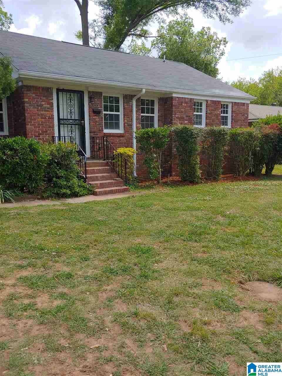 1213 Woodward Road Birmingham, AL 35228 - Photo 2 of 12