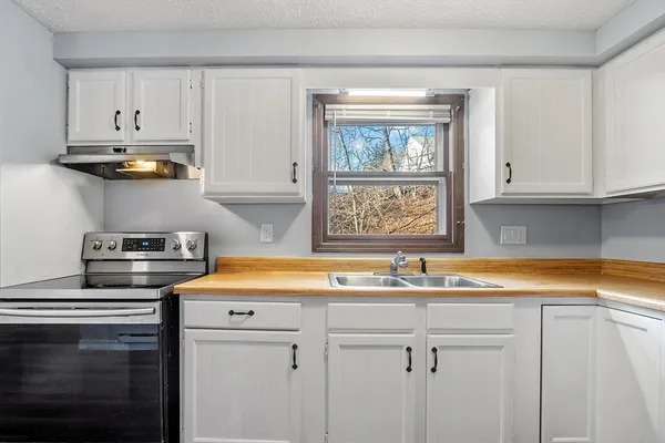 $428,000 | 5 Catherine Street, Clinton, MA 01510