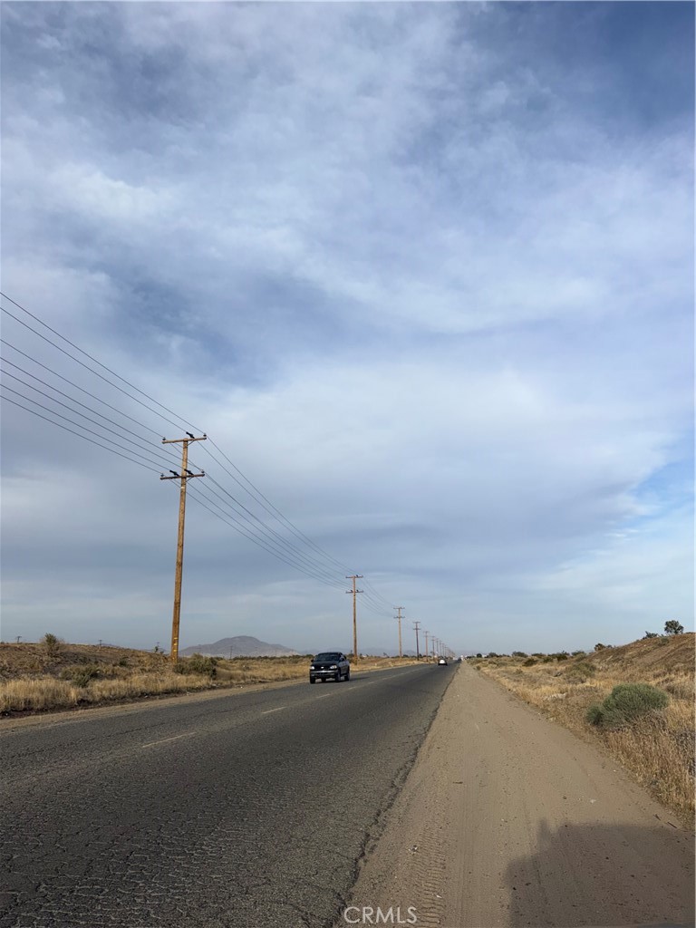 2 Air Expressway Adelanto, CA 92301 - Photo 2 of 10 a city view and ocean view