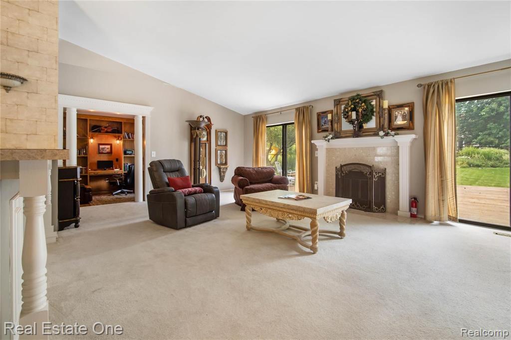 2272 Cumberland Road Rochester Hills, MI 48307 - Photo 3 of 24