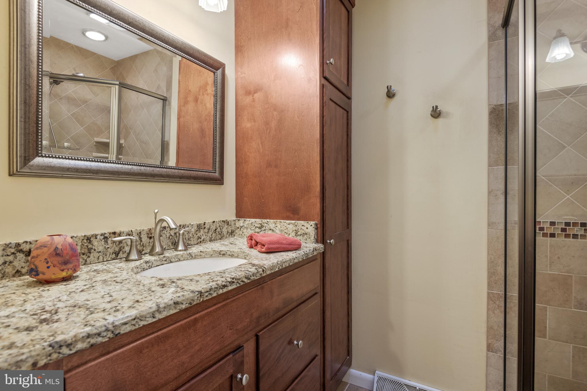 2719 Fiddlers Green Road Lancaster, PA 17601 - Photo 41 of 62 Primary Bathroom