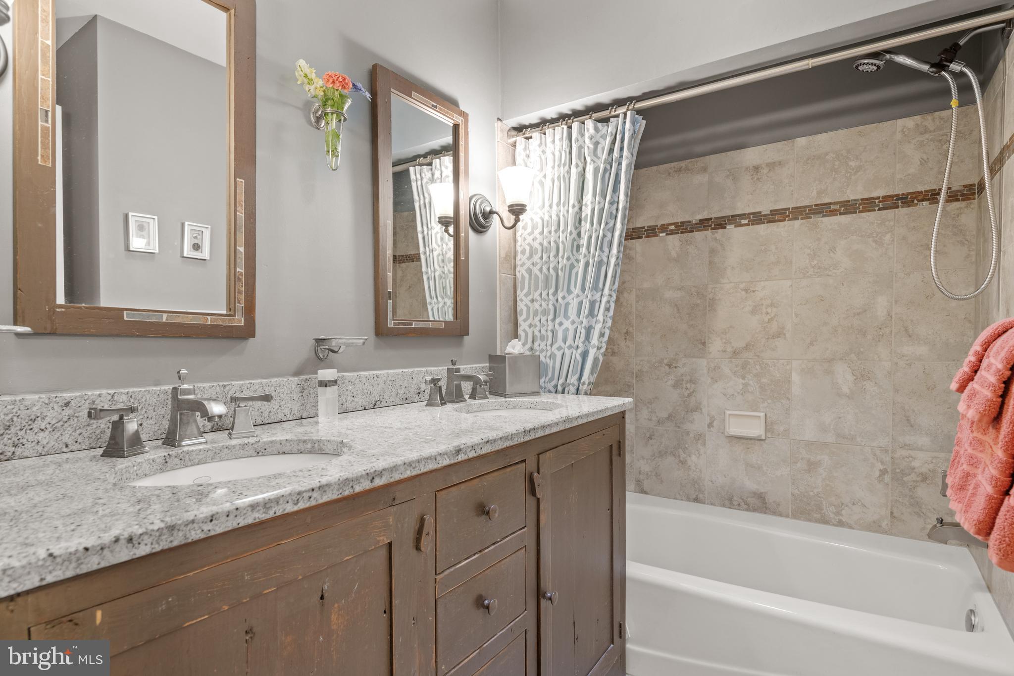 2719 Fiddlers Green Road Lancaster, PA 17601 - Photo 46 of 62 Hall Bathroom