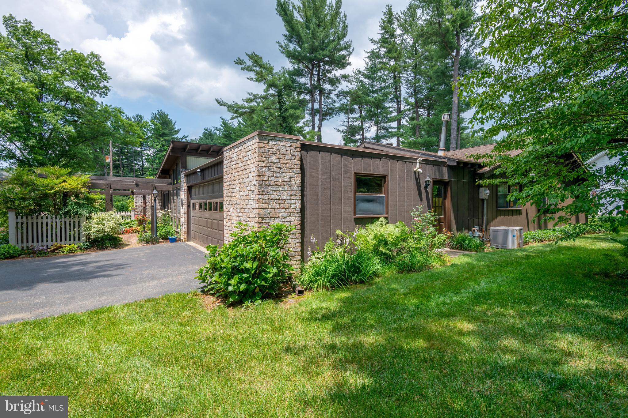 2719 Fiddlers Green Road Lancaster, PA 17601 - Photo 47 of 62 Garage