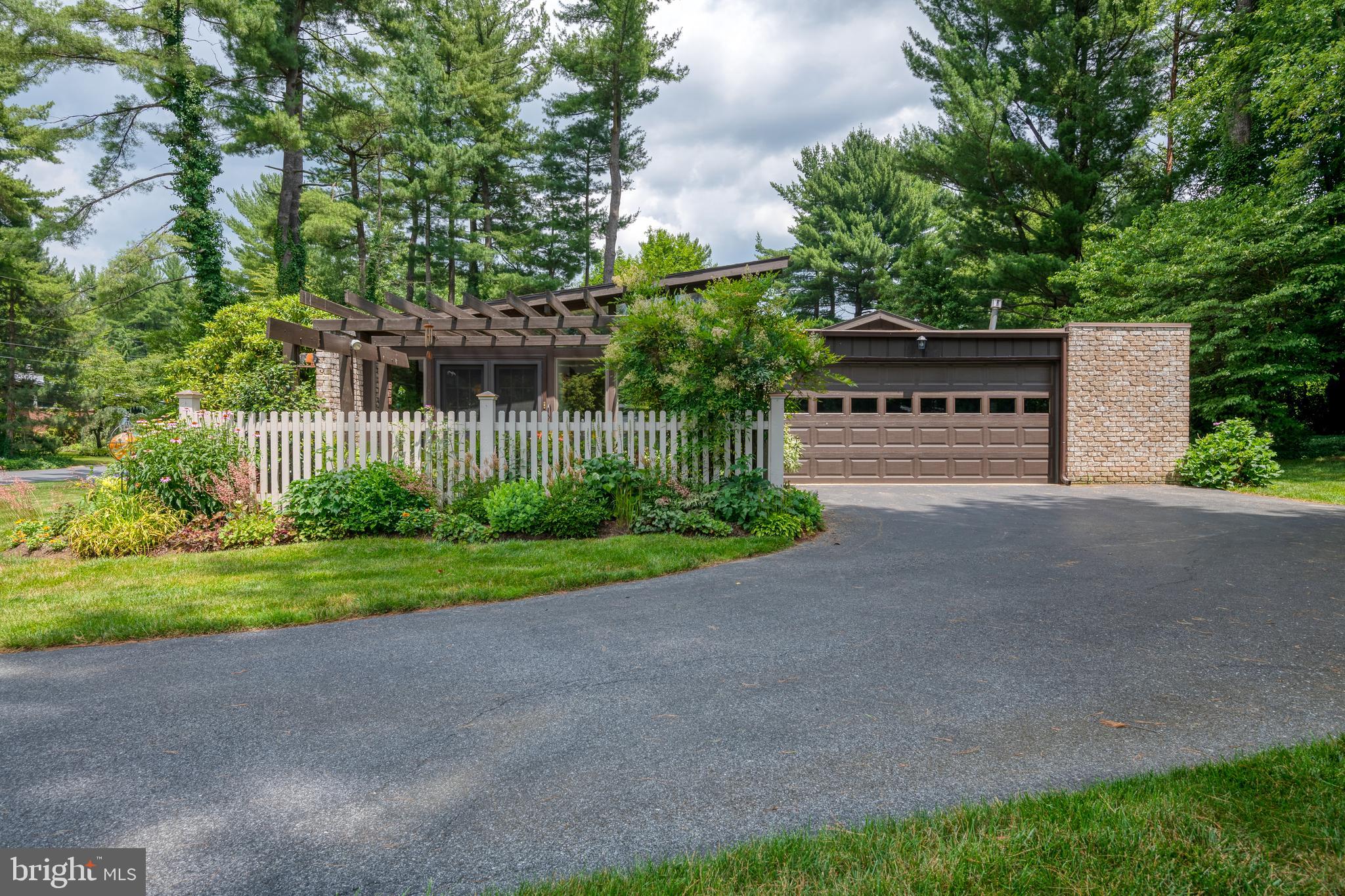 2719 Fiddlers Green Road Lancaster, PA 17601 - Photo 48 of 62 Garage
