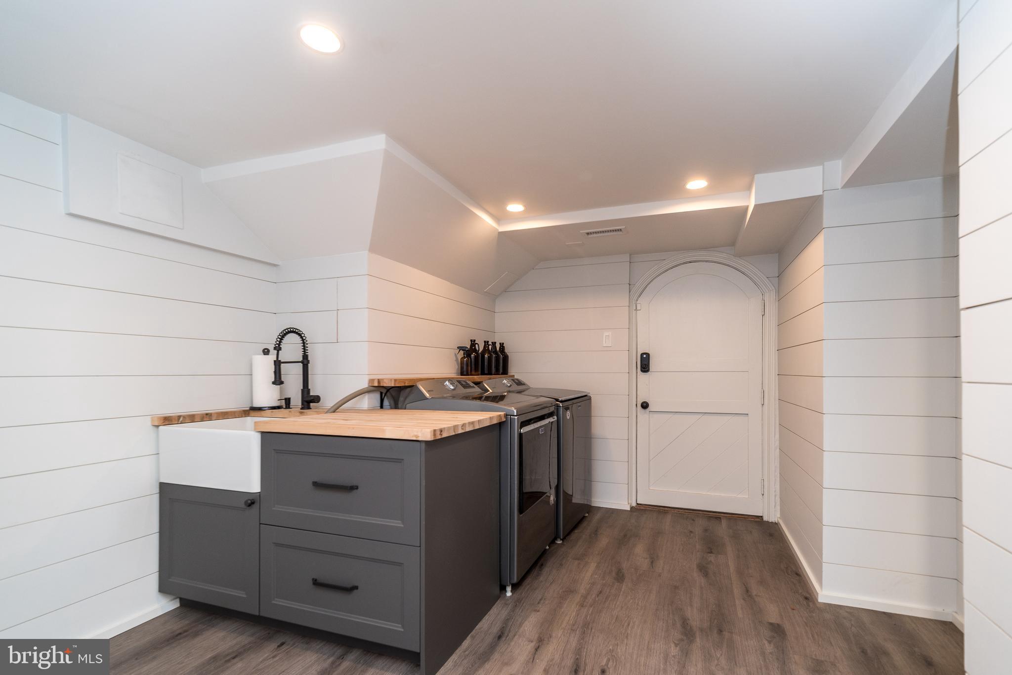 1400 Mill Road Jenkintown, PA 19046 - Photo 57 of 92 Laundry / Mud Room