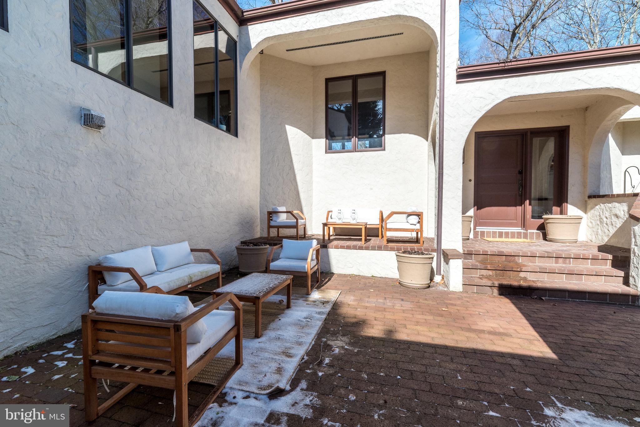 1400 Mill Road Jenkintown, PA 19046 - Photo 74 of 92 Outdoor Sitting Area