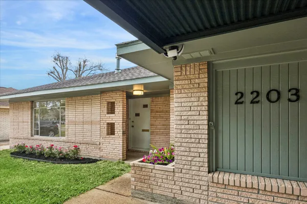 $3,000 | 2203 Bron Holly Drive, Houston, TX 77018