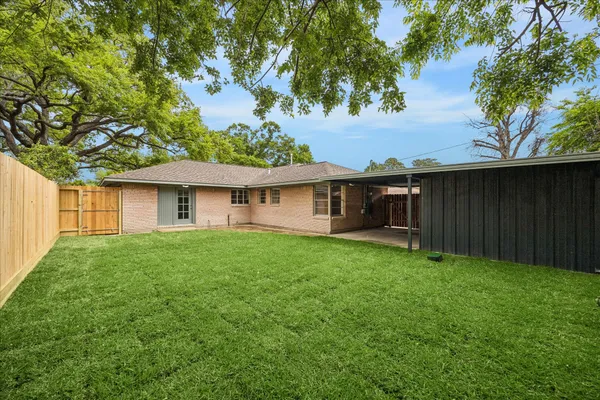 $3,000 | 2203 Bron Holly Drive, Houston, TX 77018