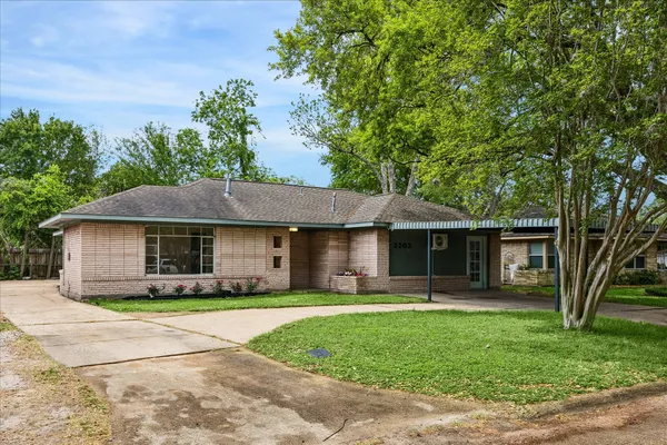 $3,000 | 2203 Bron Holly Drive, Houston, TX 77018