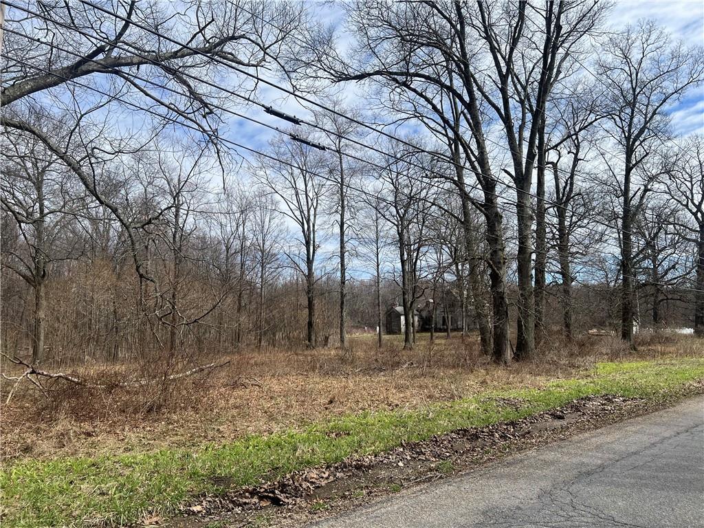 4905 Old Rte 422 New Castle, PA 16101 - Photo 11 of 16 a backyard of apartments with large trees