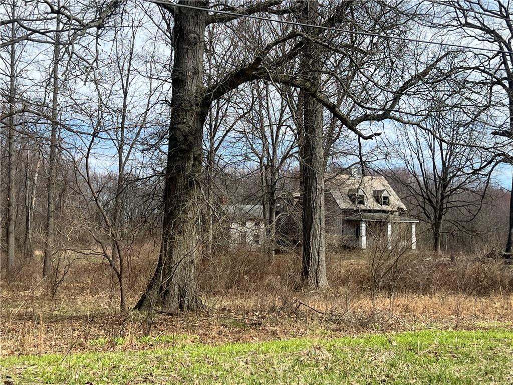 4905 Old Rte 422 New Castle, PA 16101 - Photo 5 of 16 a front view of a house with a yard