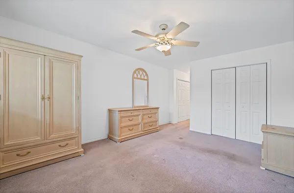 $374,900 | 1 North Dee Road, Unit 1B, Park Ridge, IL 60068