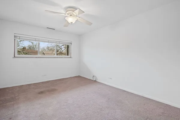$374,900 | 1 North Dee Road, Unit 1B, Park Ridge, IL 60068