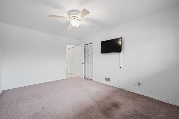 $374,900 | 1 North Dee Road, Unit 1B, Park Ridge, IL 60068