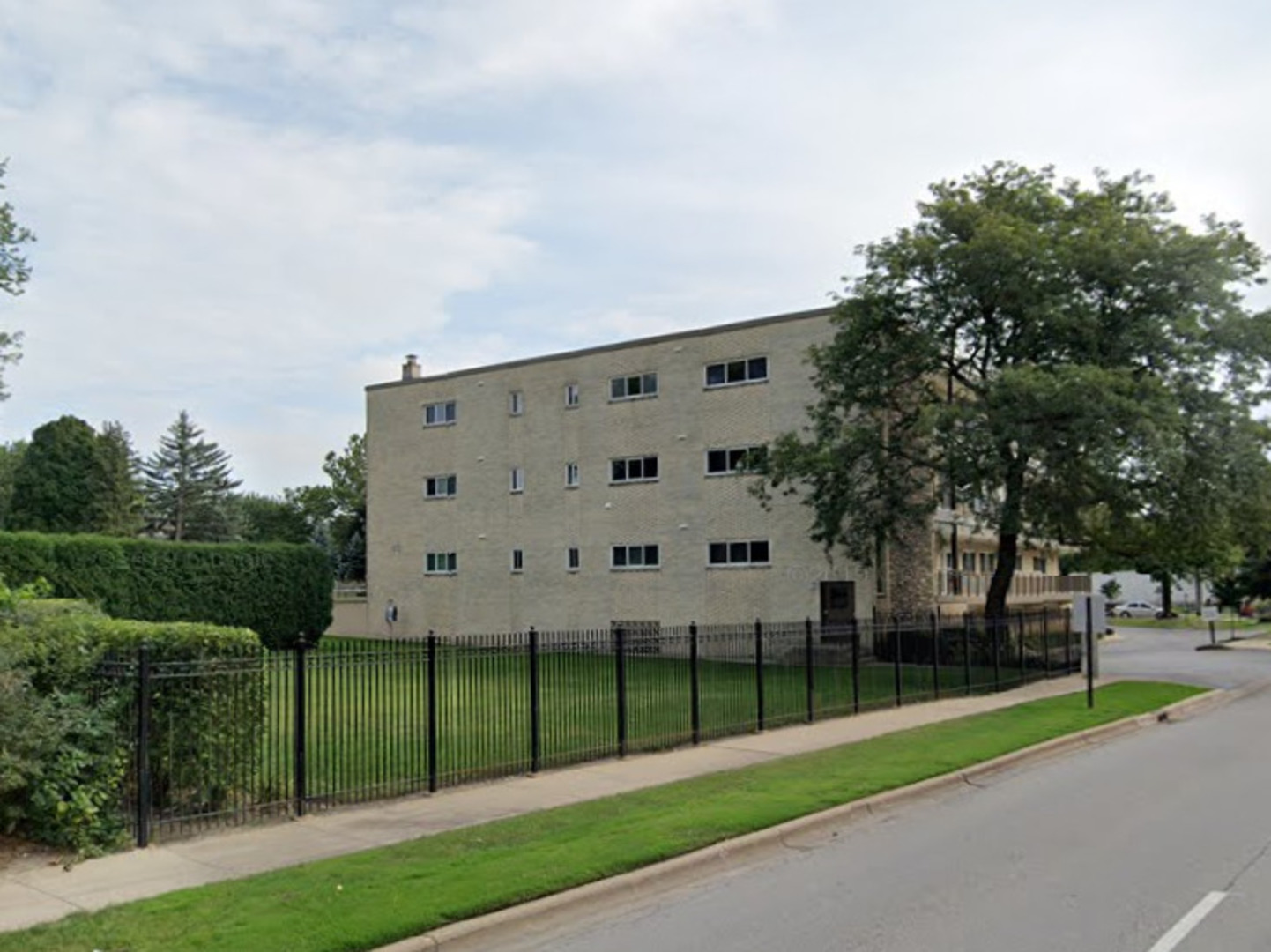 1 North Dee Road, Unit 1B Park Ridge, IL 60068 - Photo 8 of 11