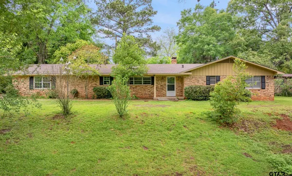 $325,000 | 201 Old Tyler Road, Whitehouse, TX 75791