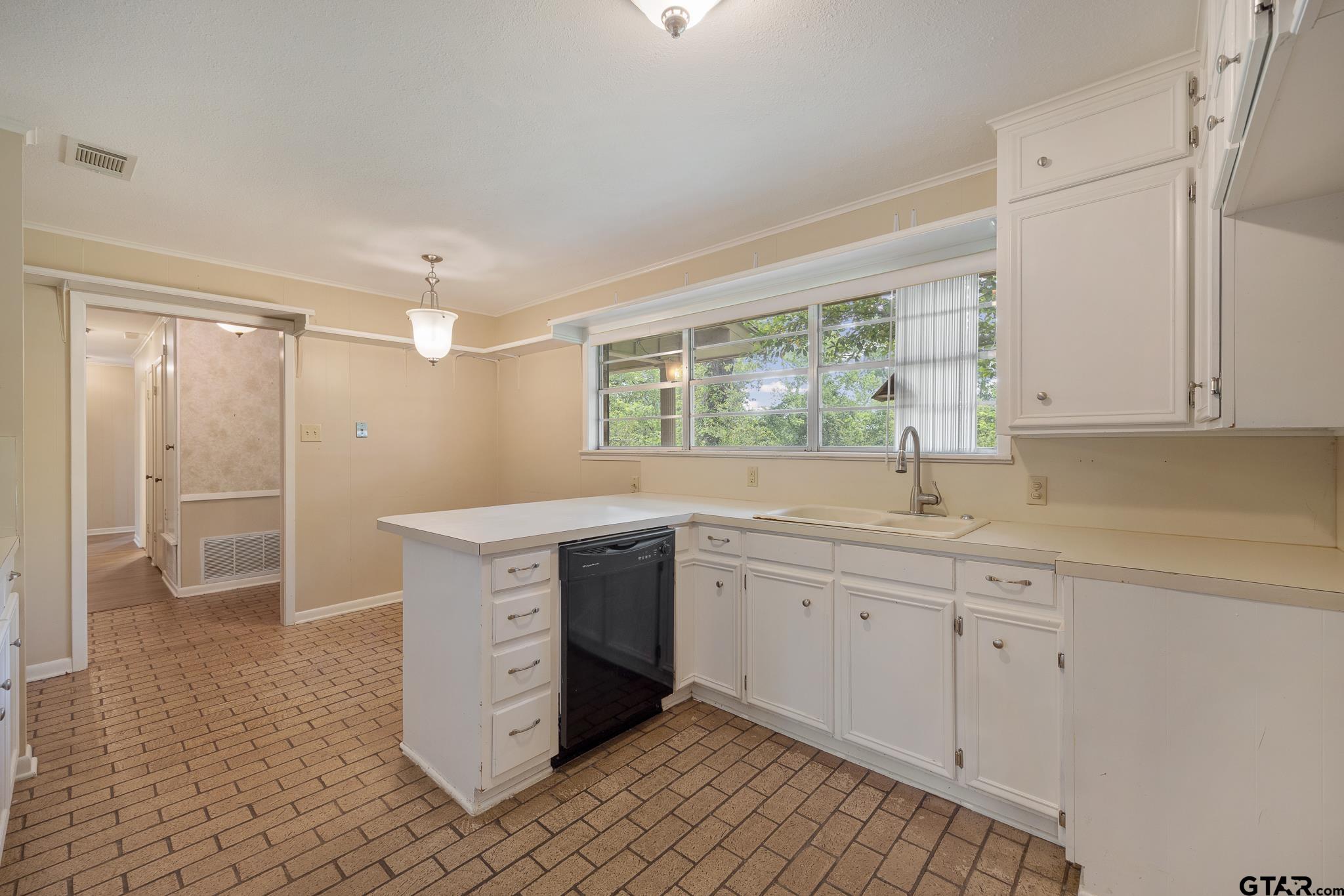 201 Old Tyler Road Whitehouse, TX 75791 - Photo 11 of 31