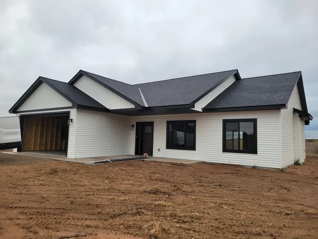 $389,900 | 905 West 2nd Street, Rush City, MN 55069