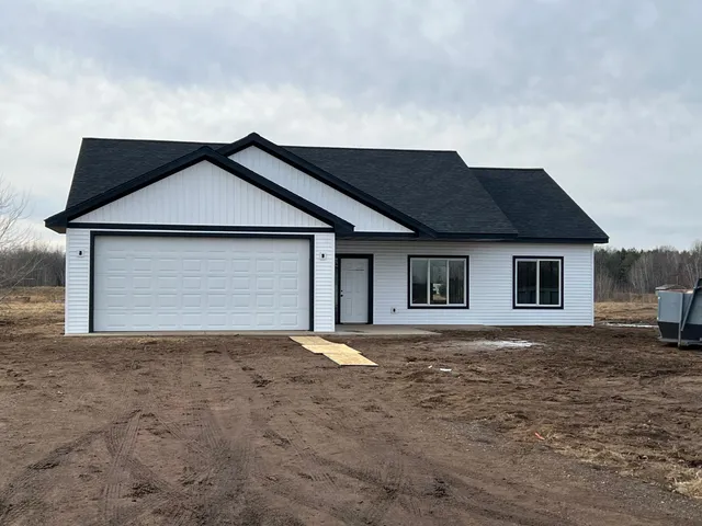 $389,900 | 905 West 2nd Street, Rush City, MN 55069