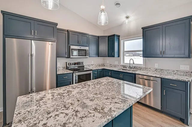 $389,900 | 905 West 2nd Street, Rush City, MN 55069