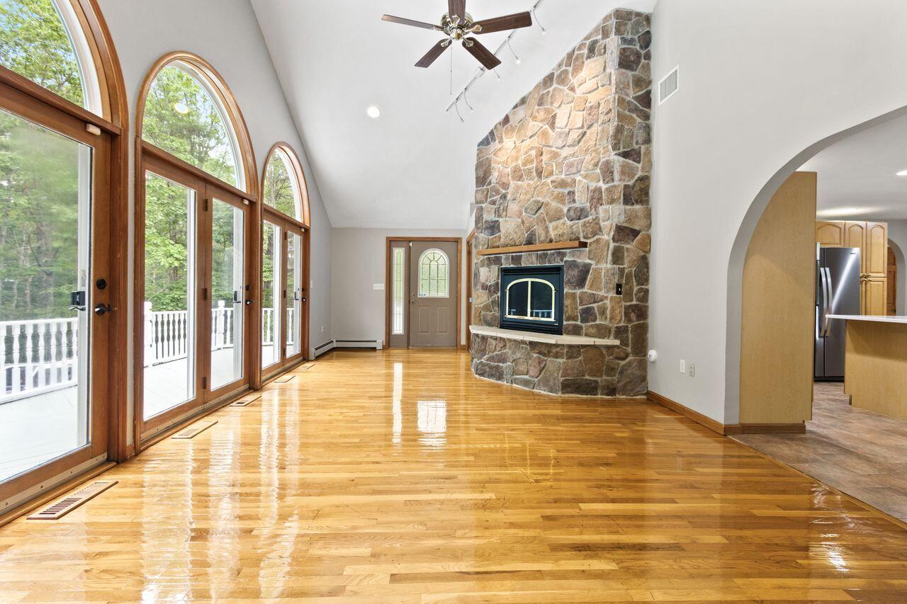 66 Old Pool Road Biddeford, ME 04005 - Photo 24 of 82 Living Room