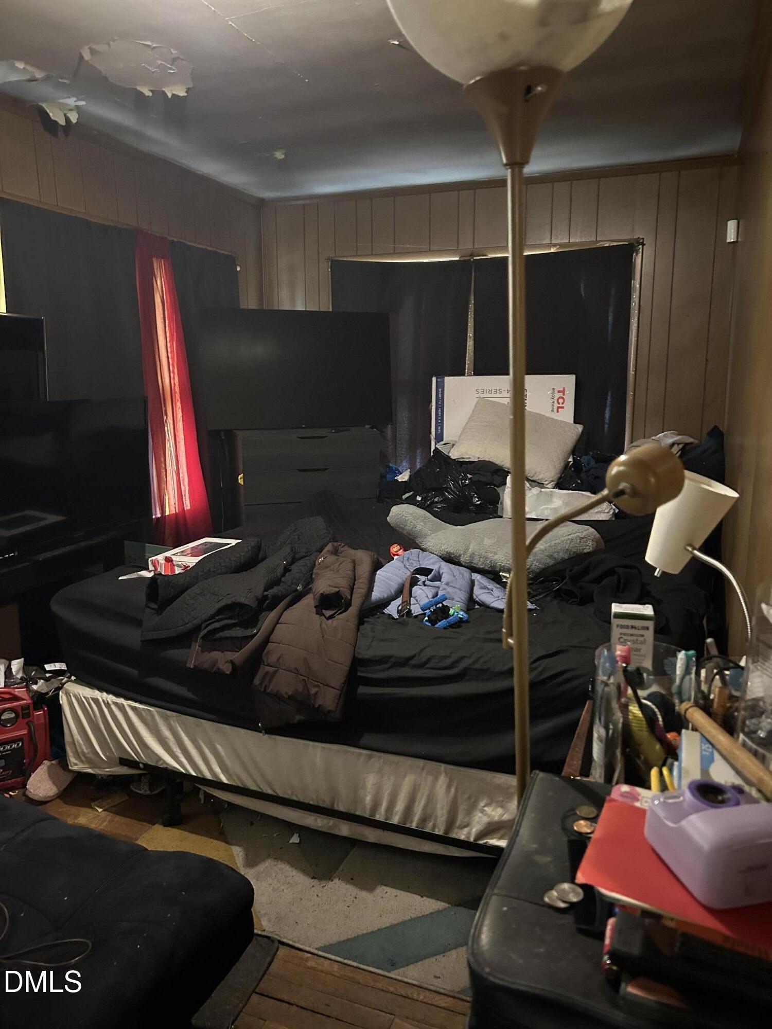 910 Chester Street Durham, NC 27701 - Photo 8 of 9 a room with furniture