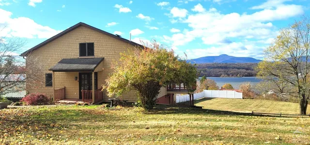 $599,000 | 38 Cheviot Road, Unit 8, Germantown, NY 12526