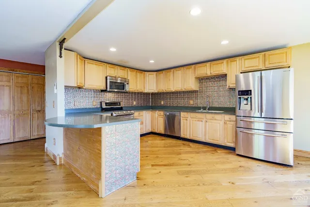 $599,000 | 38 Cheviot Road, Unit 8, Germantown, NY 12526