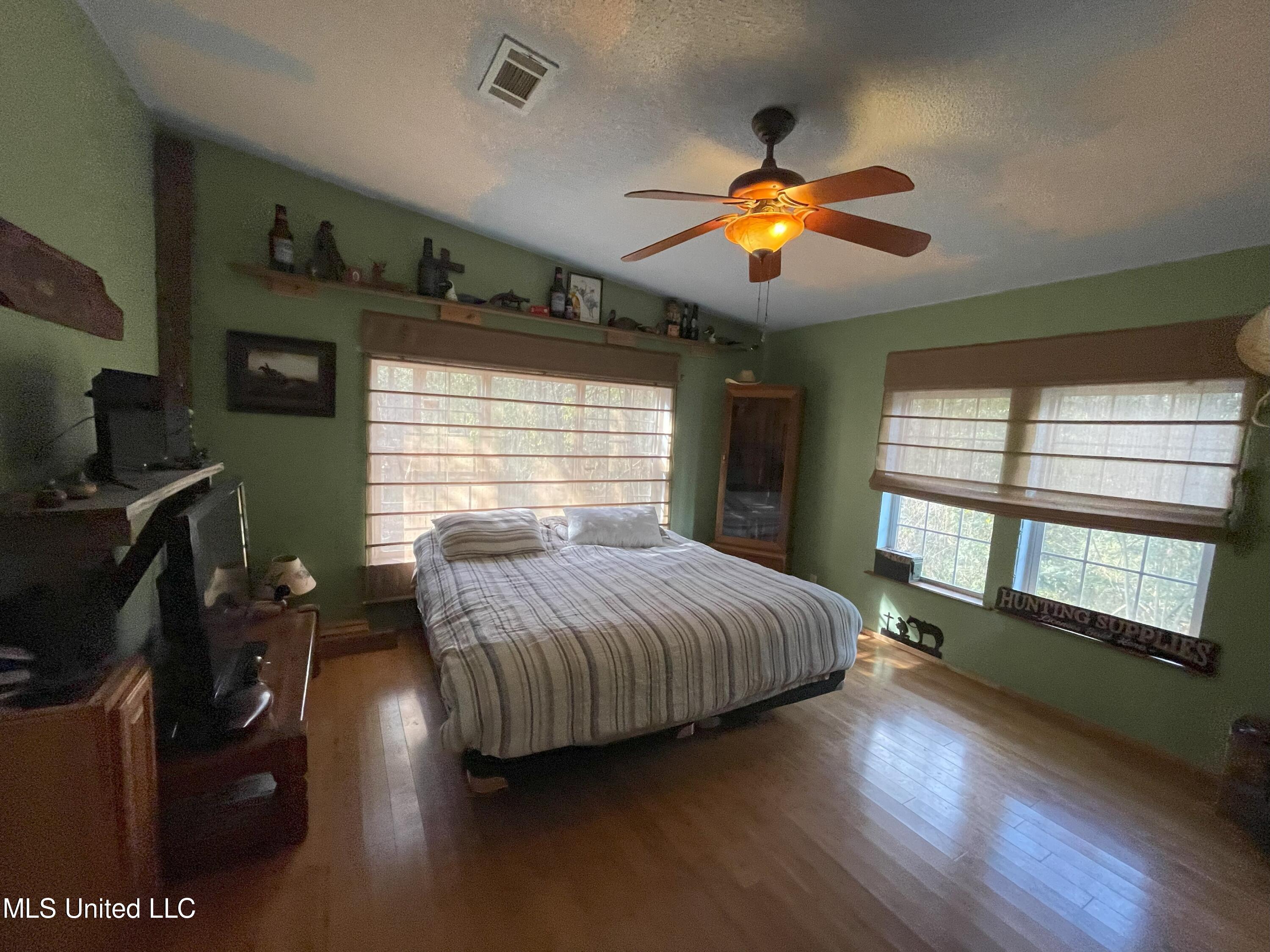 1169 Barnes Road Canton, MS 39046 - Photo 11 of 52 IMG_4357