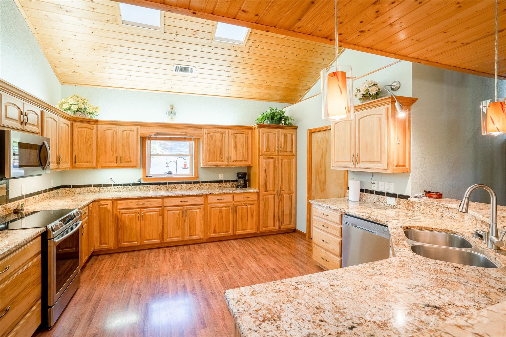 678 Middle Burningtown Road Franklin, NC 28734 - Photo 21 of 48 Gallery Image 21