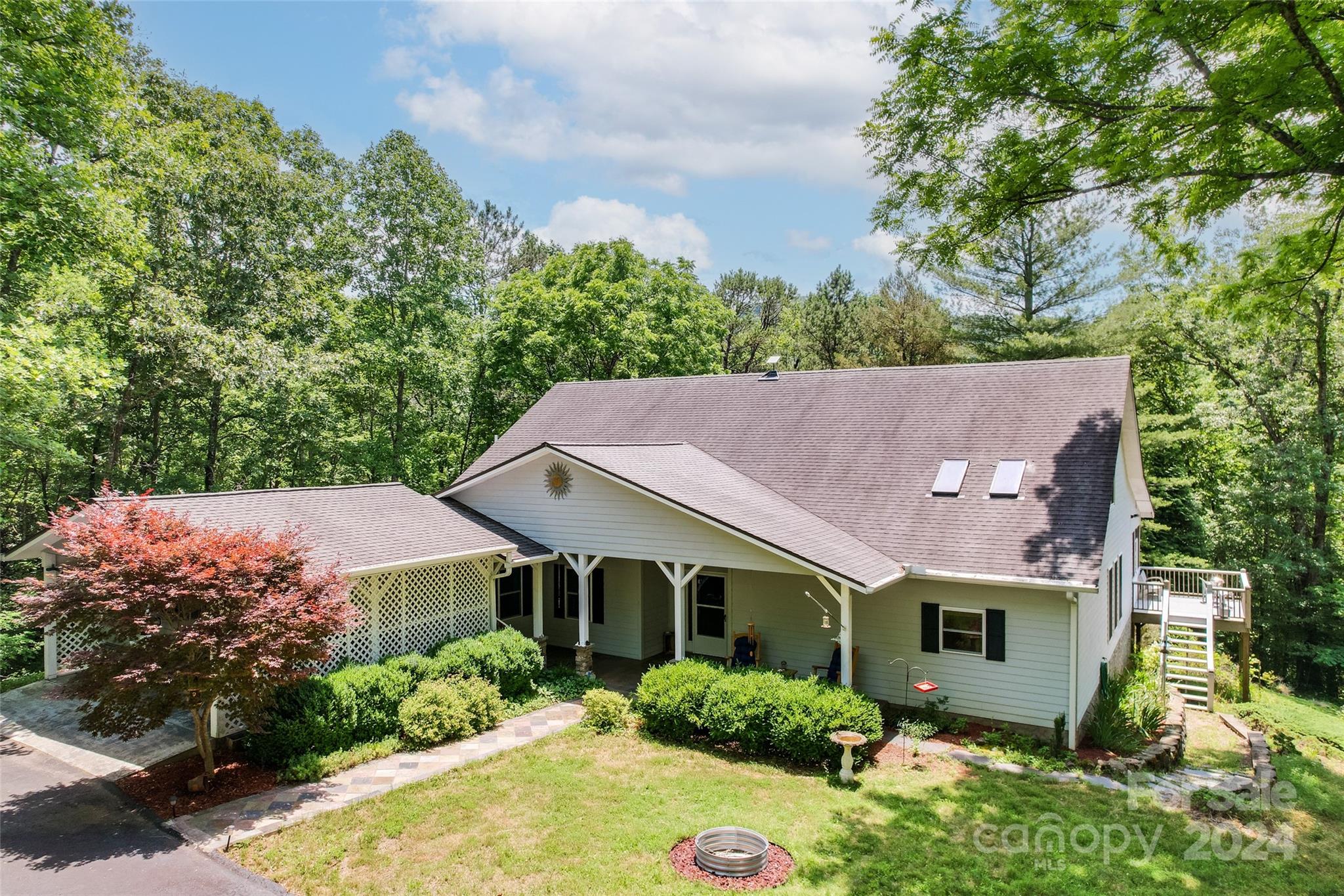 678 Middle Burningtown Road Franklin, NC 28734 - Photo 5 of 48 Gallery Image 5