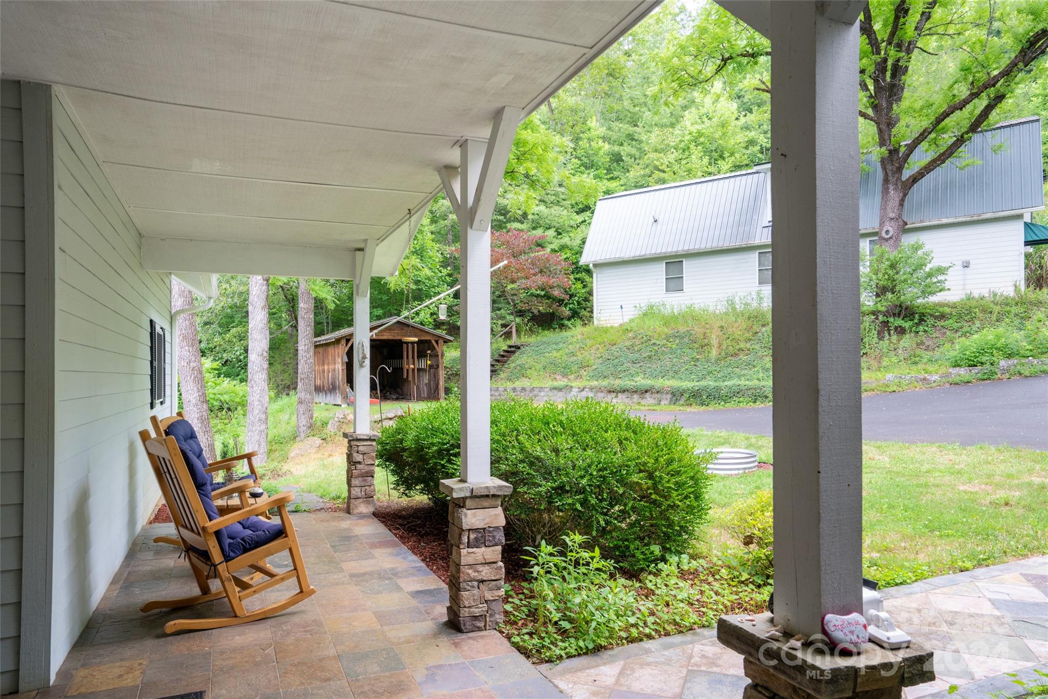 678 Middle Burningtown Road Franklin, NC 28734 - Photo 9 of 48 Gallery Image 9