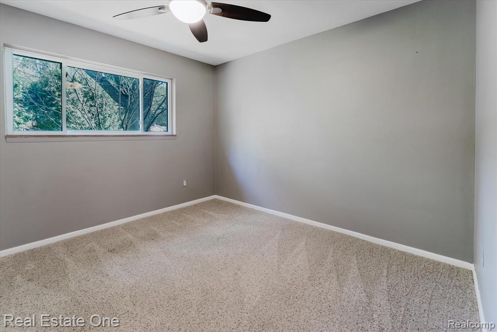 2270 Kingsford Road Rochester Hills, MI 48309 - Photo 29 of 43