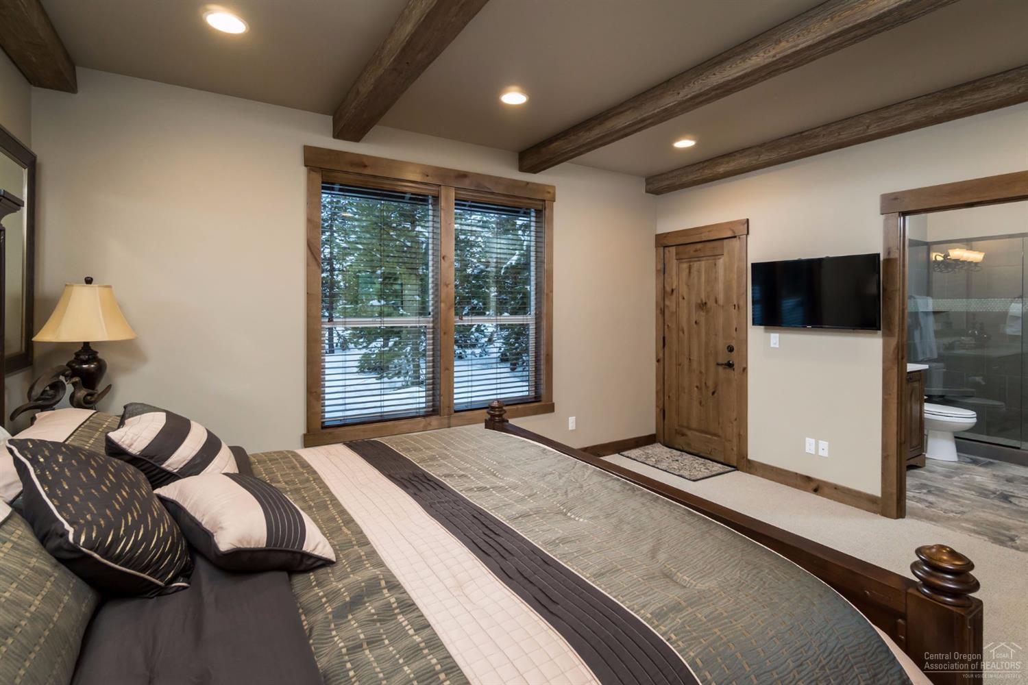 32 Dancing Rock Loop Bend, OR 97707 - Photo 9 of 25 Additional Photo