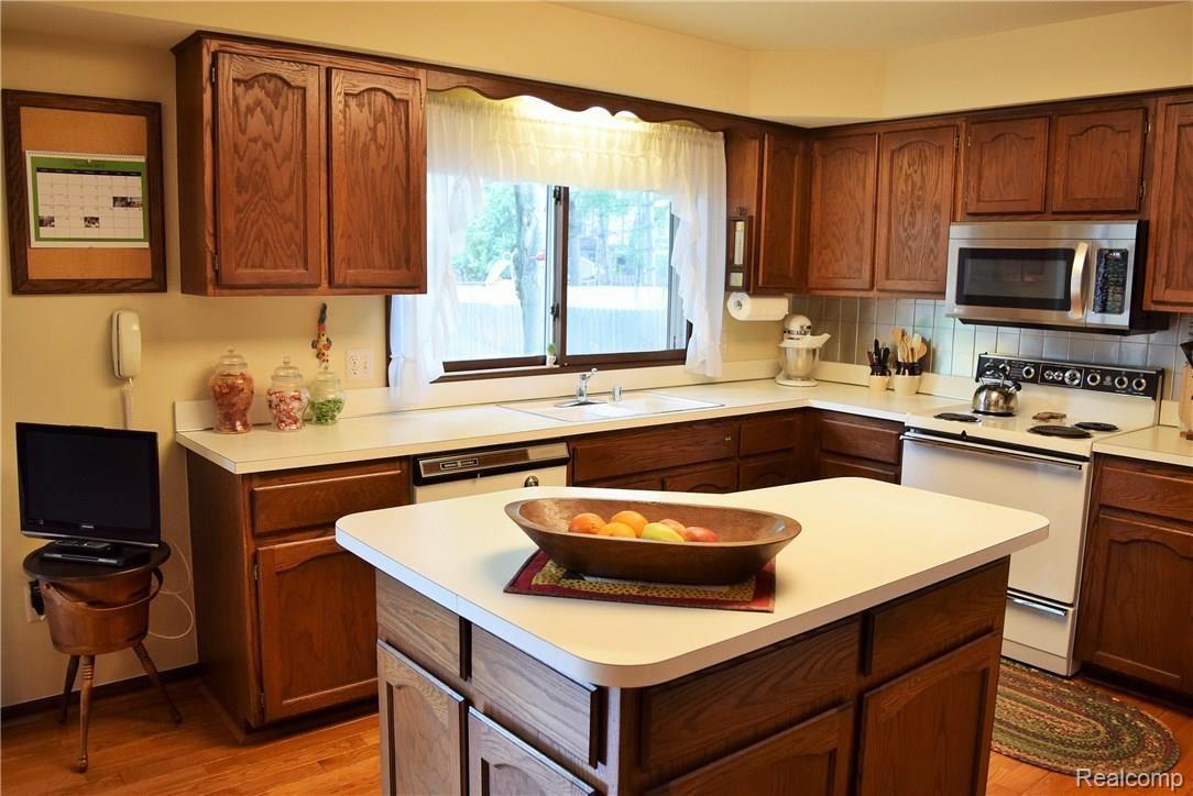 11956 Raintree Court Utica, MI 48315 - Photo 2 of 34 11956 Raintree Ct., Shelby Twp