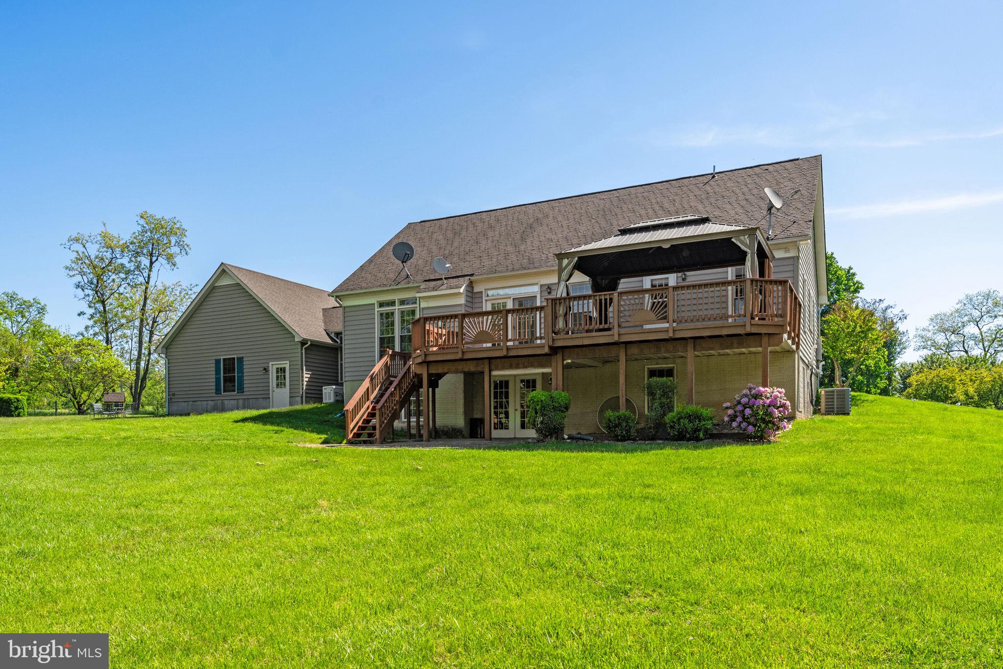 35130 Paxson Road Round Hill, VA 20141 - Photo 43 of 56 Back of the home