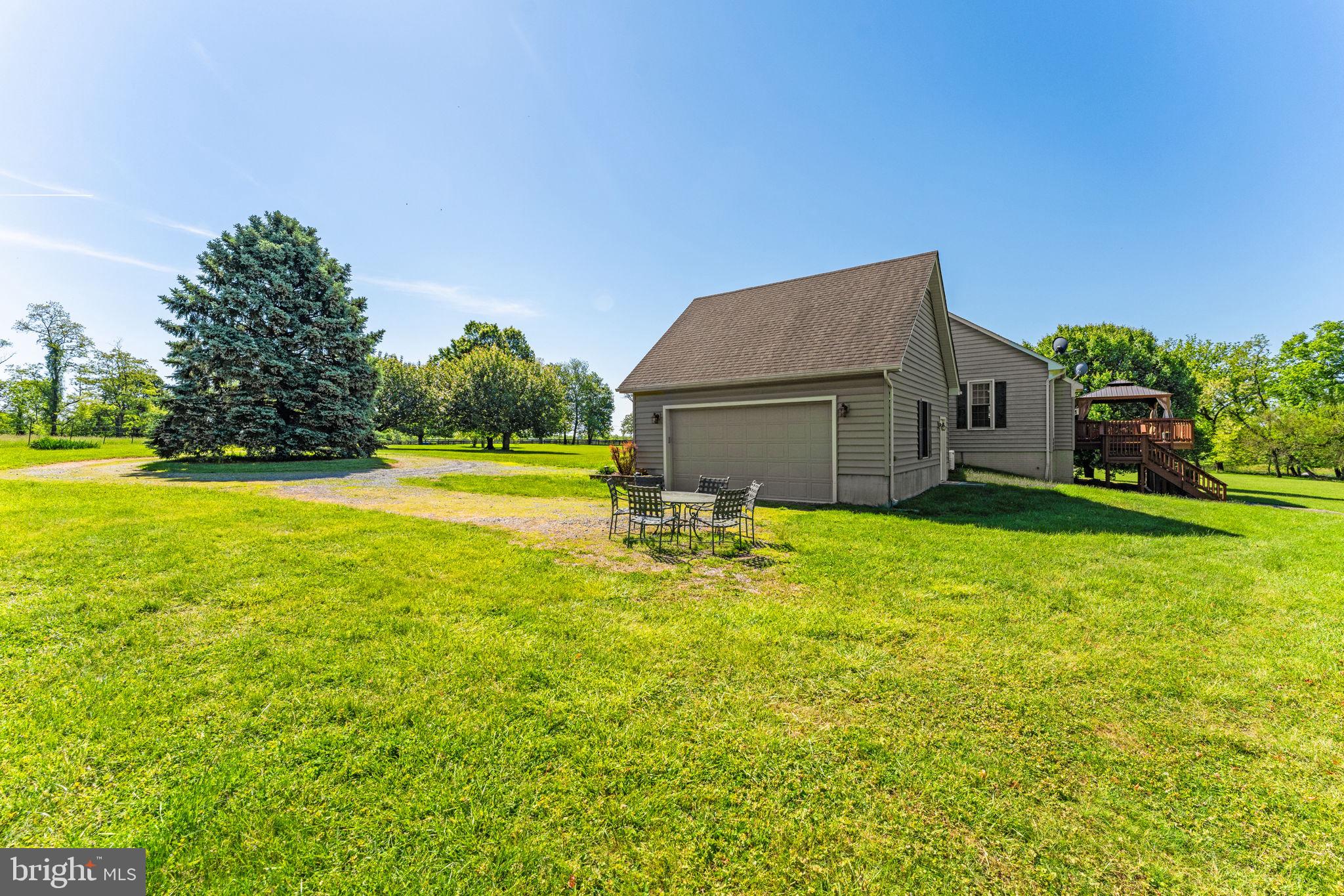35130 Paxson Road Round Hill, VA 20141 - Photo 50 of 56 Circle drive & side load garage