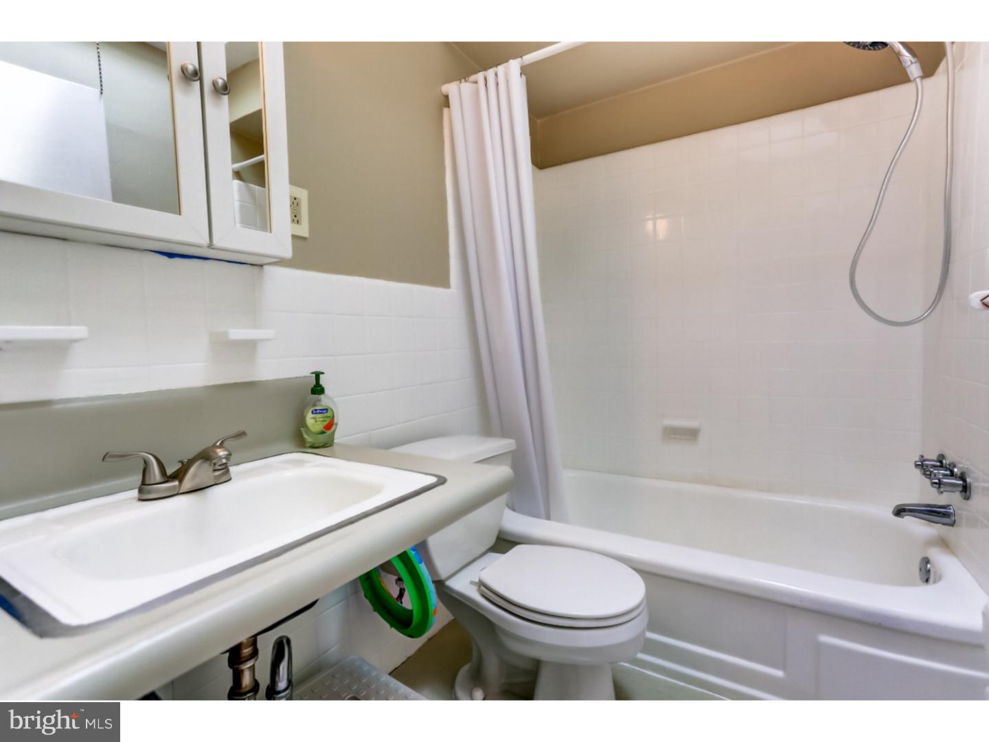 2703 East Country Club Road Philadelphia, PA 19131 - Photo 19 of 24 Gallery Image 19