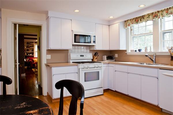 76 Annawan Road Newton, MA 02468 - Photo 5 of 7