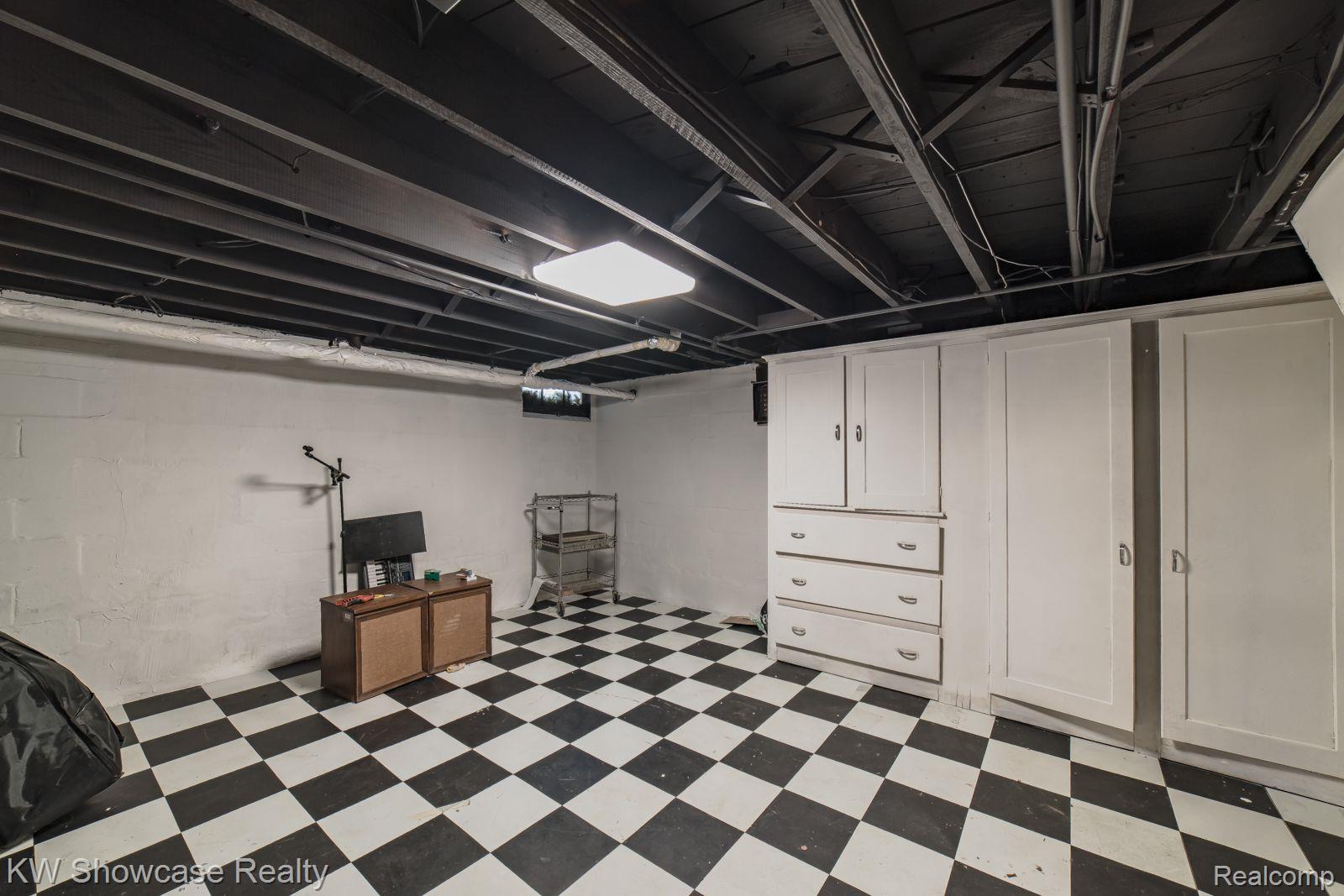 160 Cherokee Road Pontiac, MI 48341 - Photo 27 of 32 Gallery Image 27