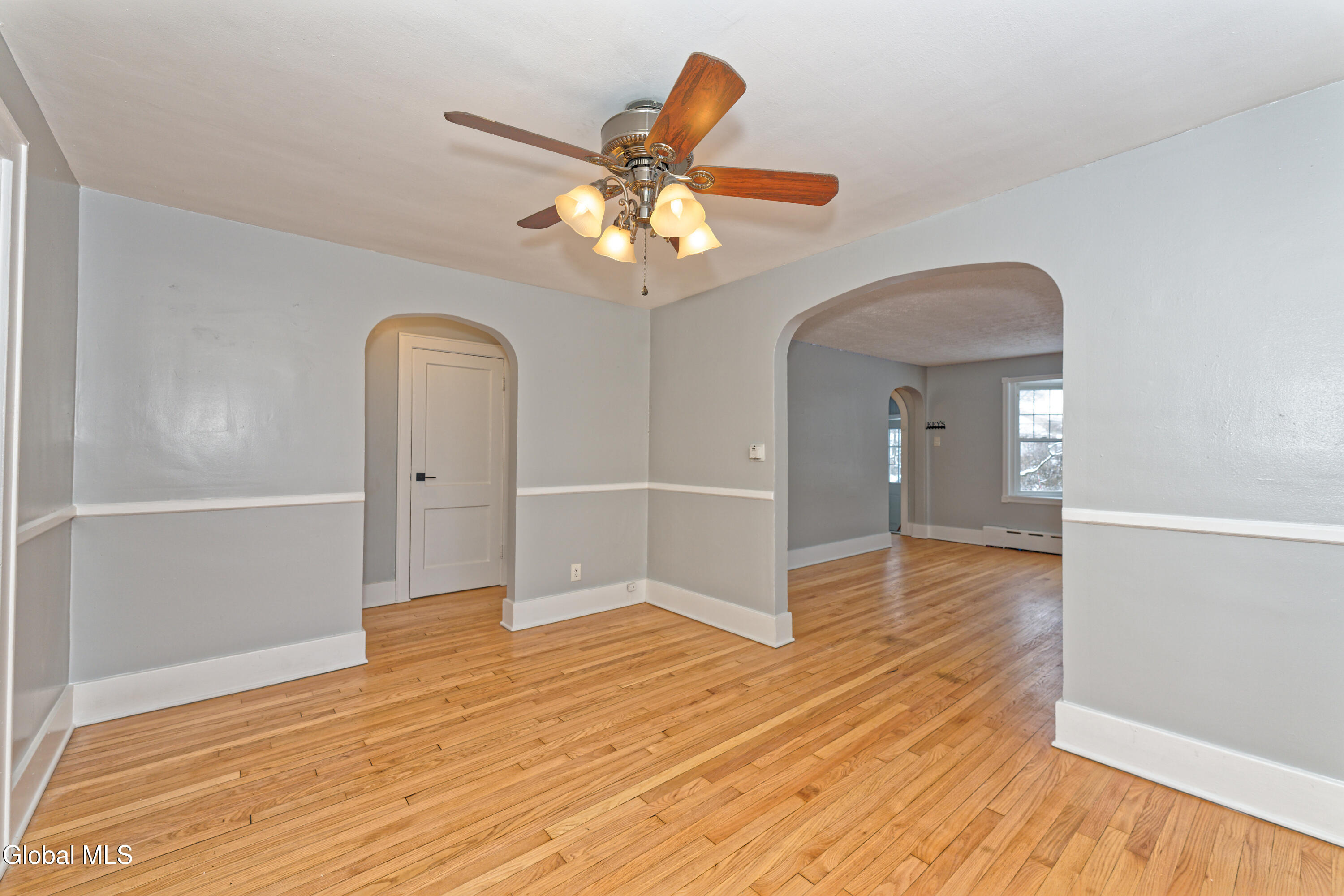 7 Pinehurst Road Colonie, NY 12205 - Photo 11 of 35 2 Diningroom 4