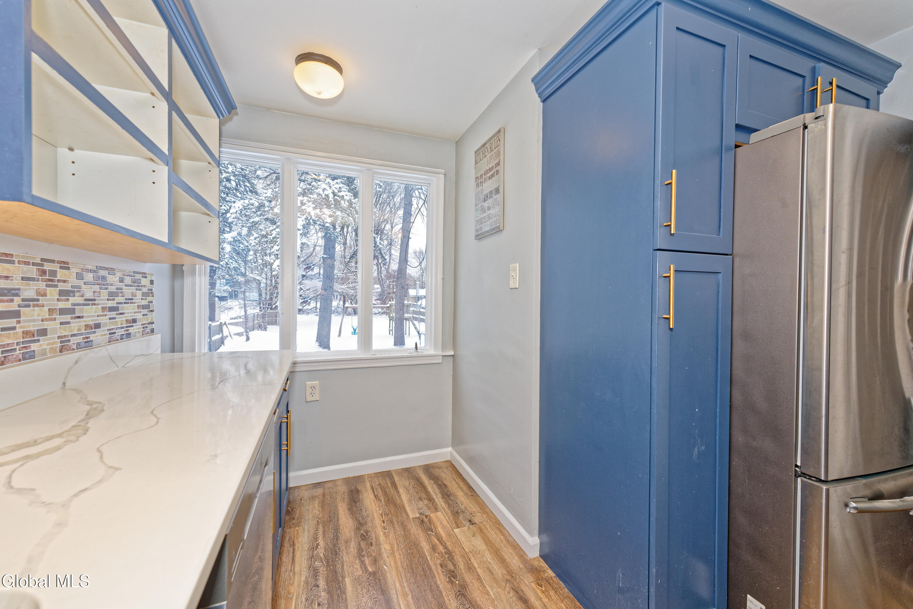 7 Pinehurst Road Colonie, NY 12205 - Photo 12 of 35 3 Kitchen 1