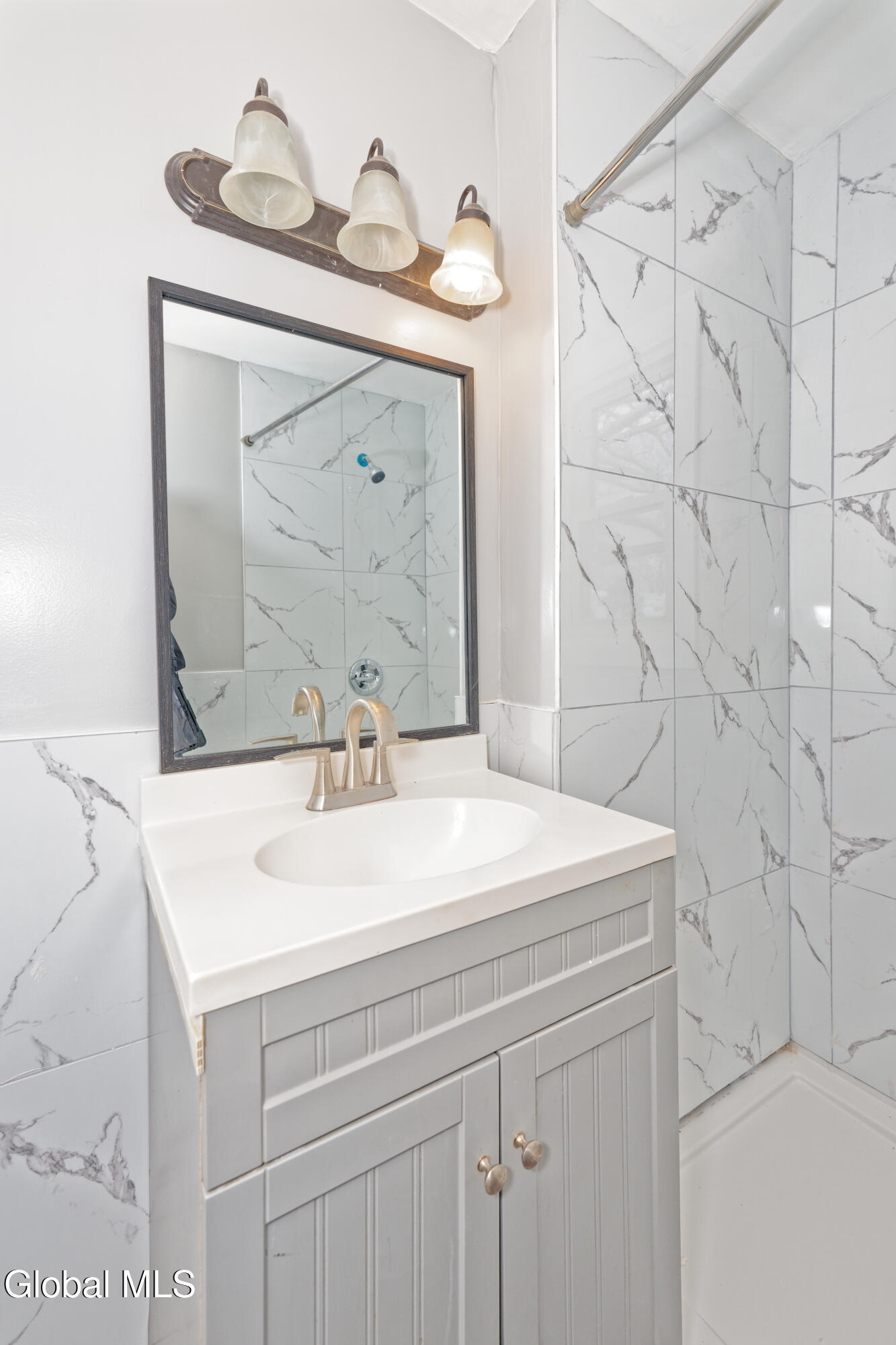 7 Pinehurst Road Colonie, NY 12205 - Photo 26 of 35 5 Bathroom 3