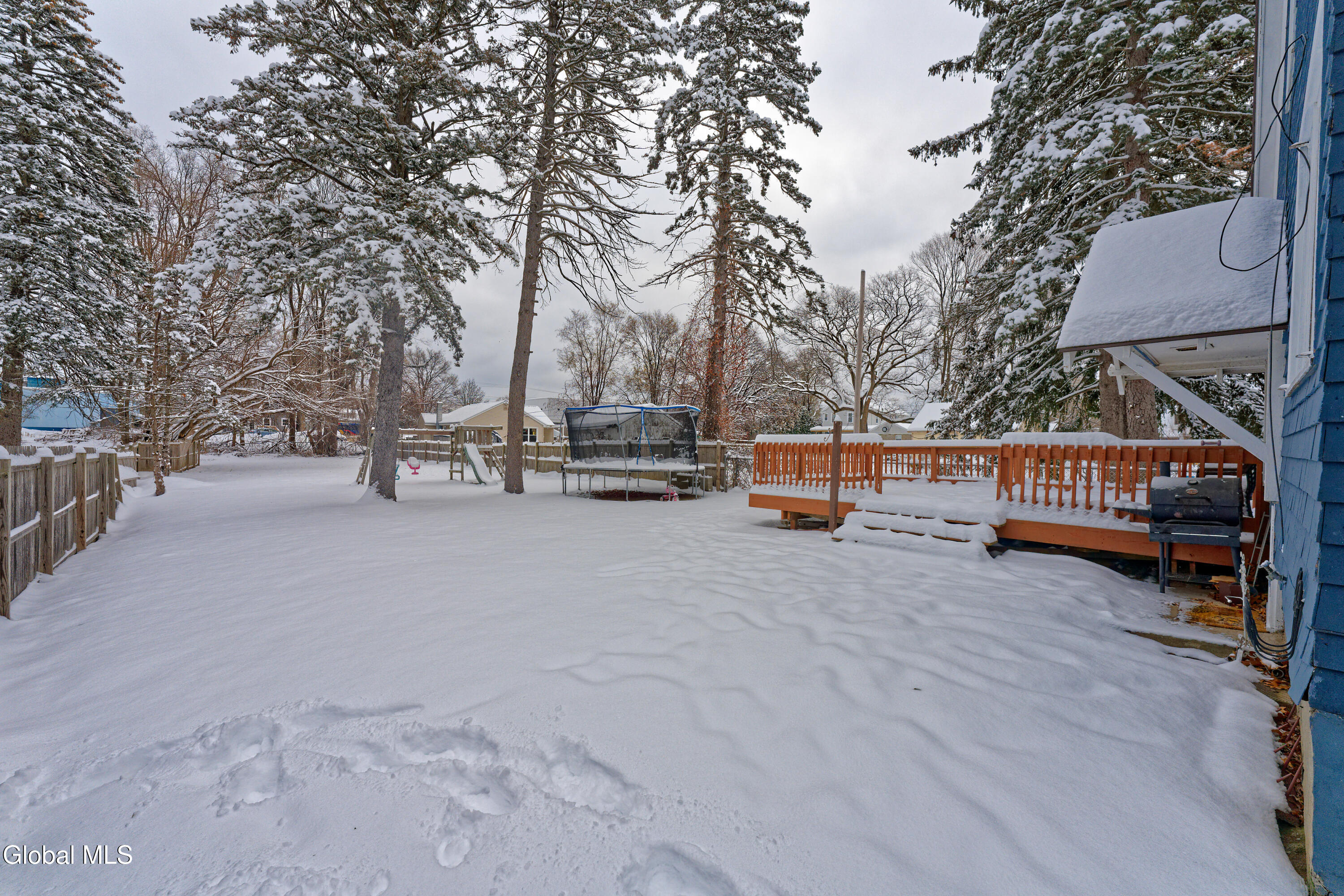 7 Pinehurst Road Colonie, NY 12205 - Photo 30 of 35 Yard 1