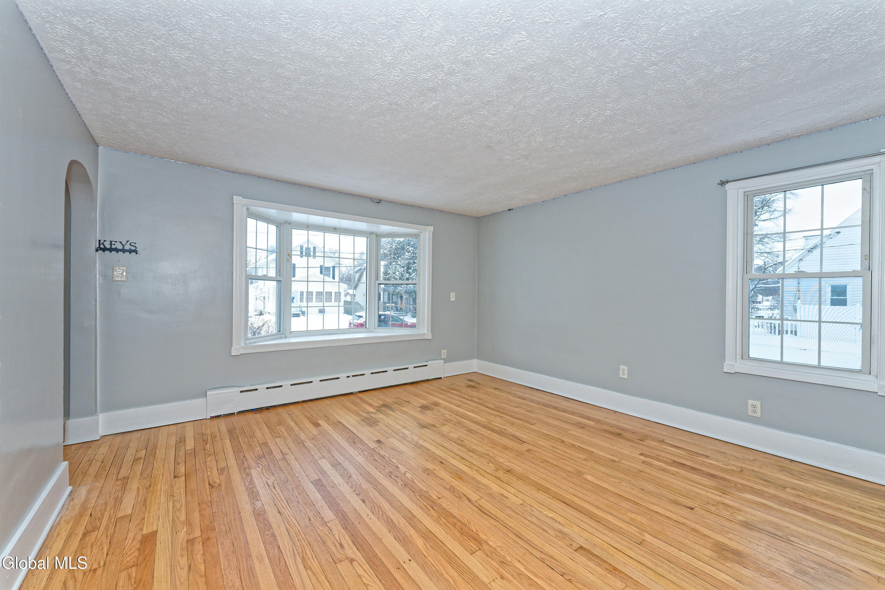 7 Pinehurst Road Colonie, NY 12205 - Photo 4 of 35 1 Livingroom 1