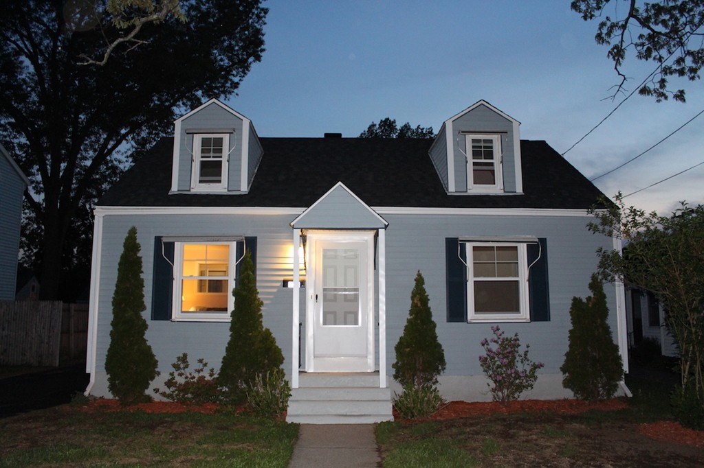 174 Powell Avenue Springfield, MA 01118 - Photo 2 of 29 Gallery Image 2