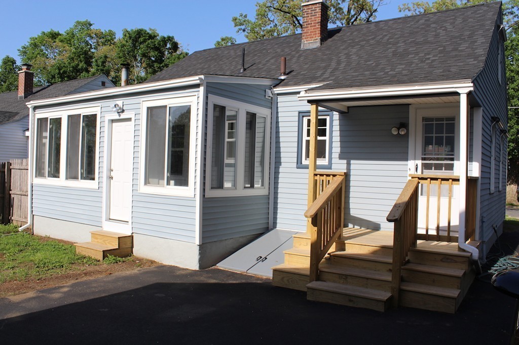 174 Powell Avenue Springfield, MA 01118 - Photo 4 of 29 Gallery Image 4